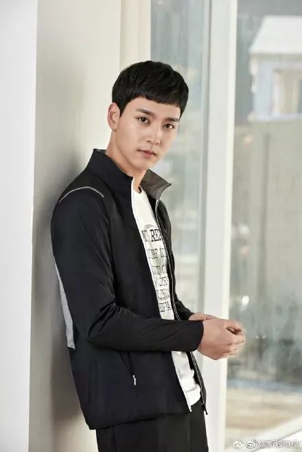 玄彬朴信惠红毯,玄彬怎样评价朴信惠