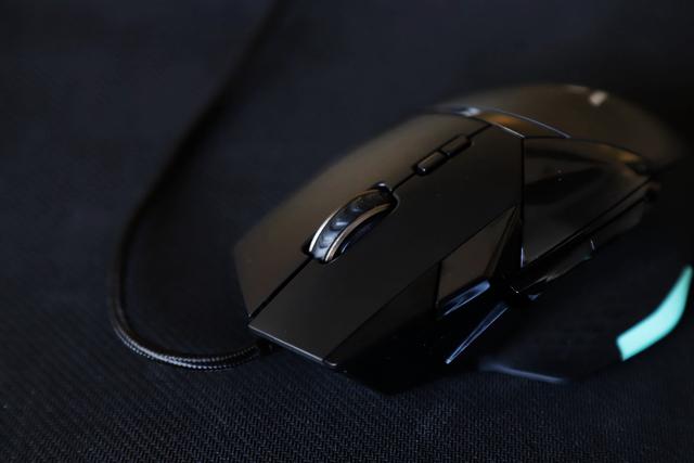 雷柏VT900电竞鼠标,雷柏vt900和罗技g502哪个好