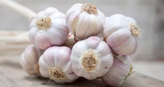 冻疮破皮怎么用十滴水,冻疮裂口抹什么好得快