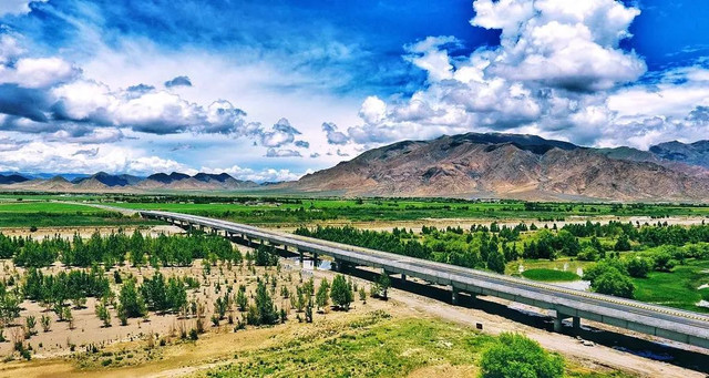 广州坐火车去西藏沿途的风景,从广州坐火车去西藏有没有直达