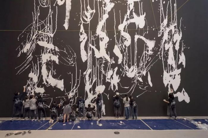 *江阳**组合新展亮相798艺术区