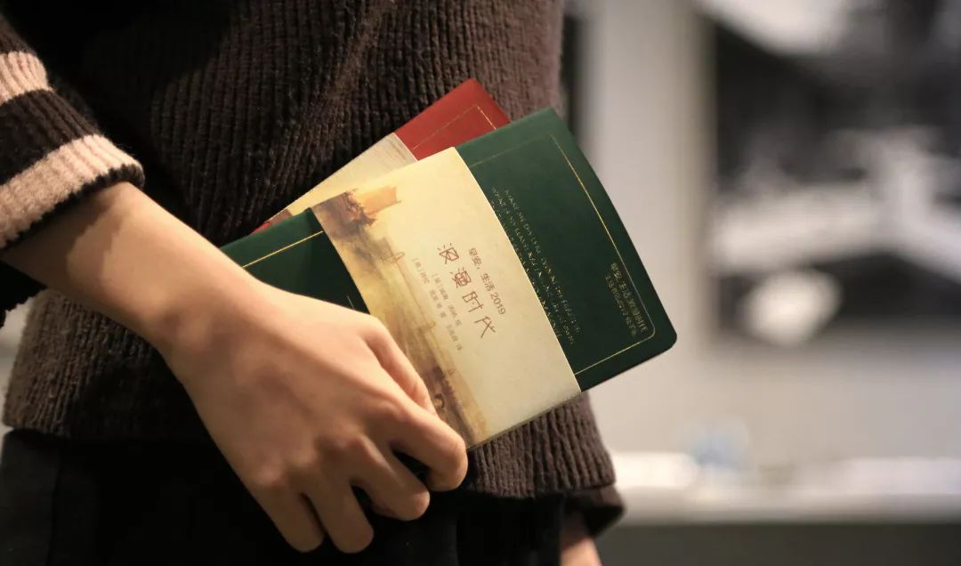 高级“红配绿”！试问谁不想拥有这样一本手帐？｜福利