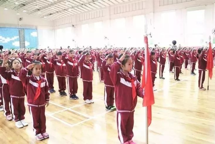 广东最美校服出炉,佛山有哪些红白相间的校服