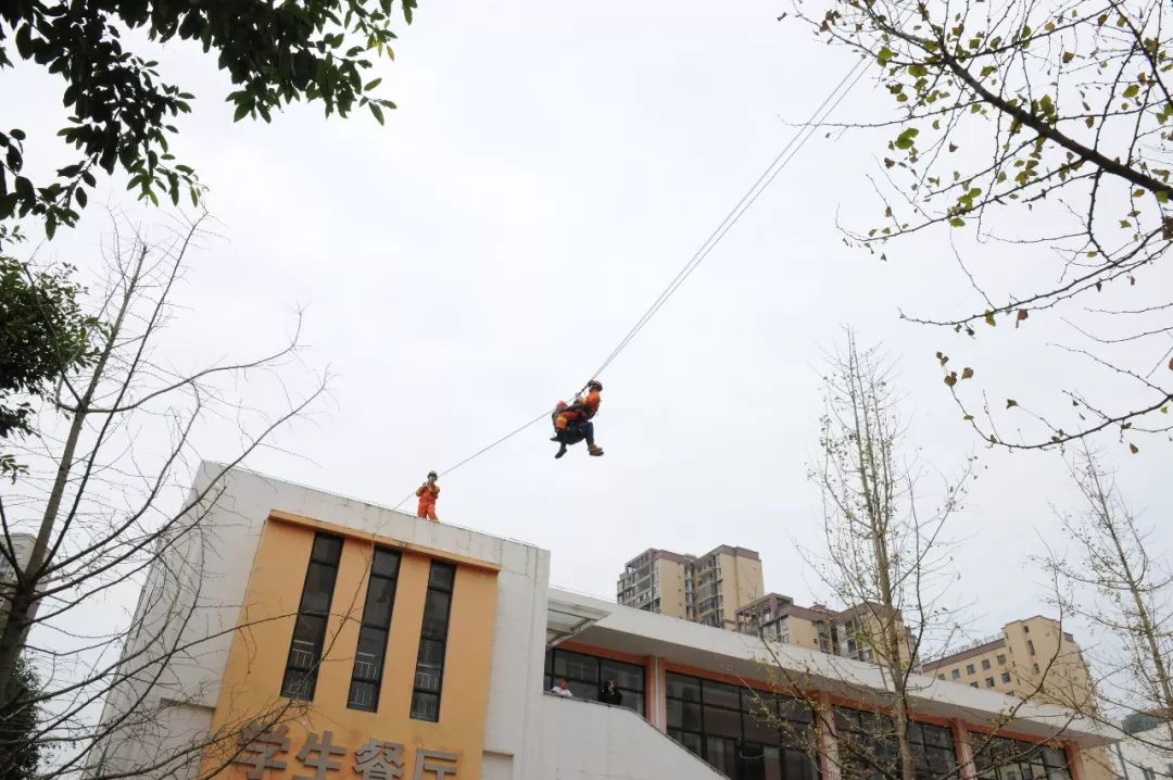 四川省学校“119”消防宣传教育月启动仪式在德阳举行