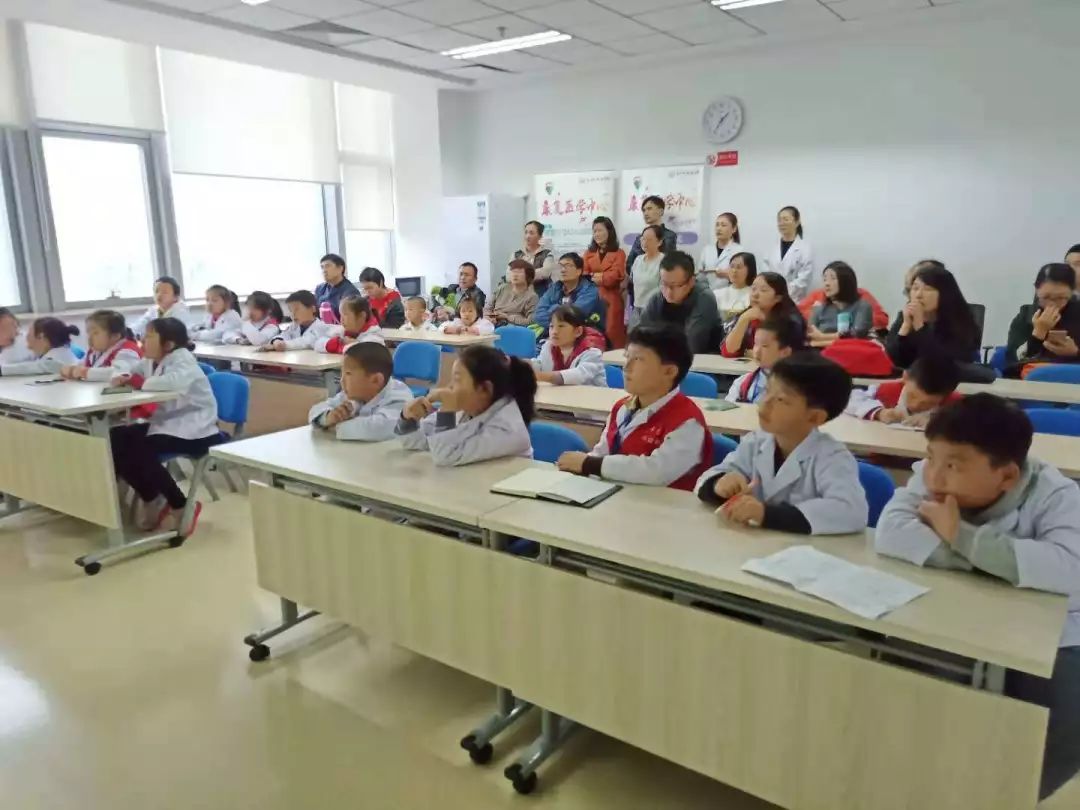 记者走进医院康复科了解康复医学,儿童康复治疗师课程