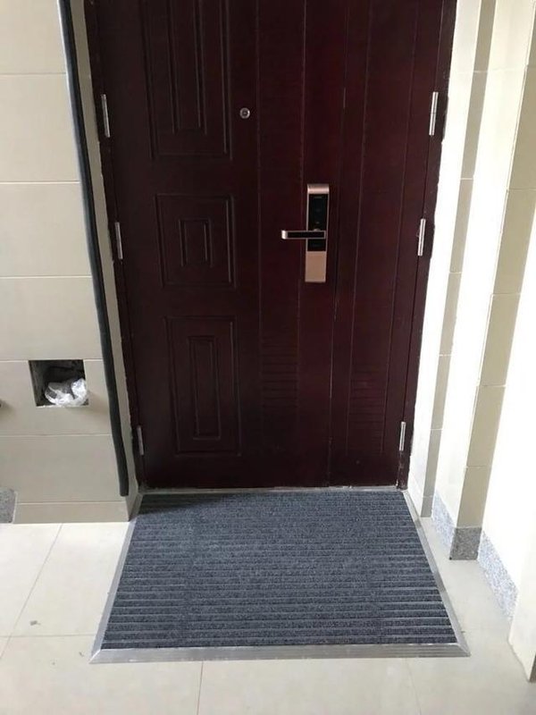 最适合家里用的地垫好打理的,越来越多人开始在家里放这种地垫