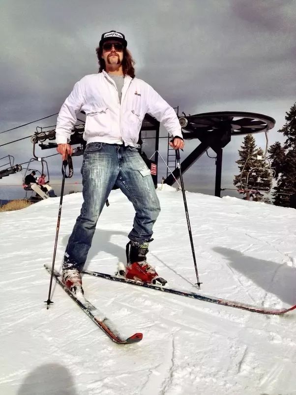 加拿大二级滑雪教练培训,加拿大女教练滑行