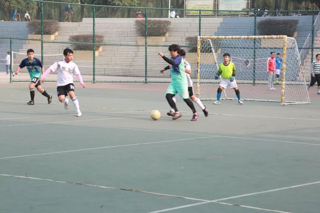 祝贺足球队获得好成绩,祝贺足球队圆满成功