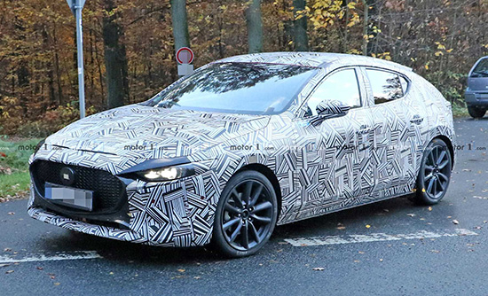 全新一代马自达3路试谍照曝光,2022款马自达3预计5月上市