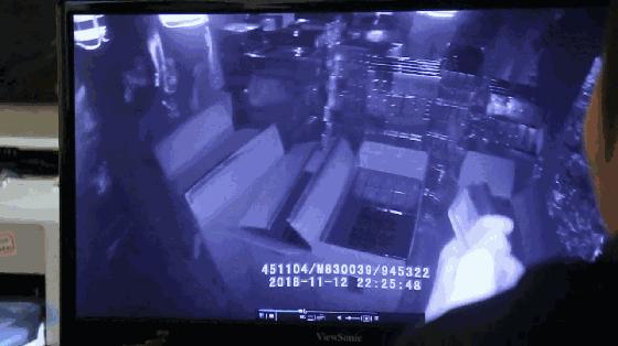 一线｜8块假车牌！强行冲卡逃逸3公里后弃车而逃？全因车上这价值10万元香烟……