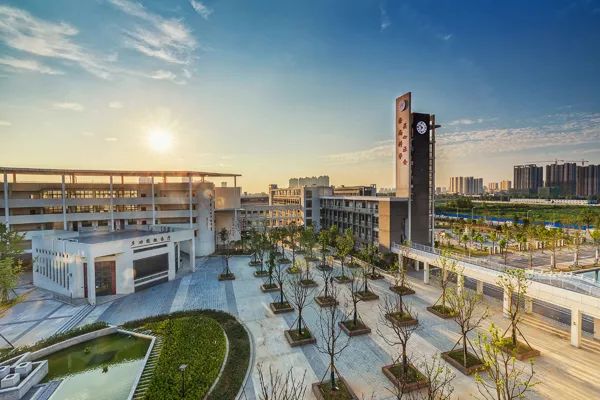 「荆日头条」荆州这所学校115岁了！竟有这么多大咖都出自这里……
