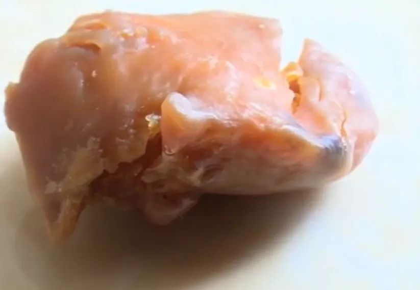 女子杀鸡取出400万,女子杀鸡得上亿元鸡宝