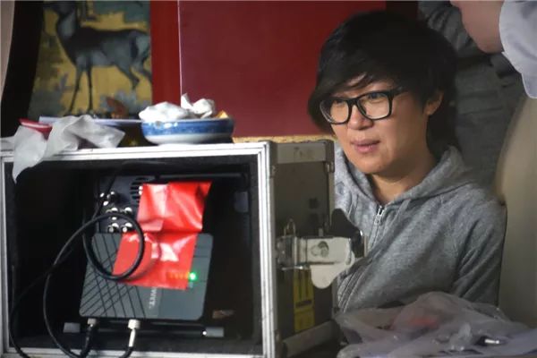 陈晓卿陈导：人间风味没我不爱吃的双手曾沾满天津皮皮虾的鲜血