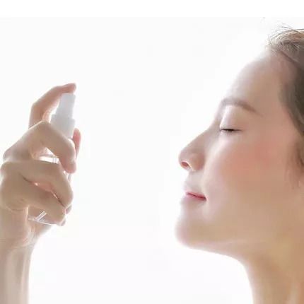 闭着眼睛用也不心疼却会一生回购的化妆水，用完一瓶白一度！