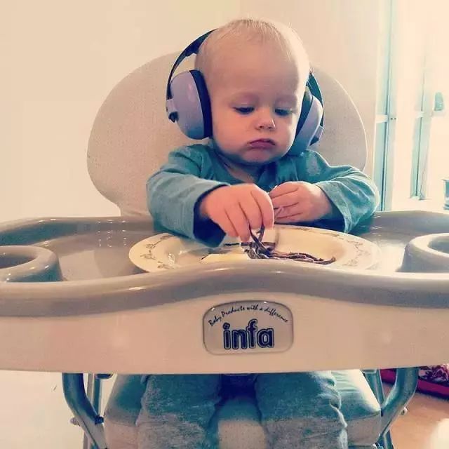 噪音过大对宝宝听力有影响吗,防噪音耳罩对耳朵有害吗