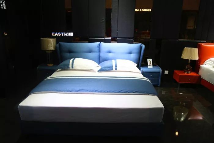 瞒不住了！神木双虎家私最低5折起售，样品狂甩，神木婆姨女子抢疯了