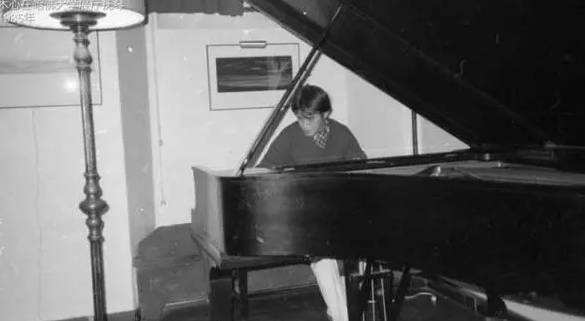 木心经典语录冷冷清清的风风火火,木心曾经说过风风火火冷冷清清