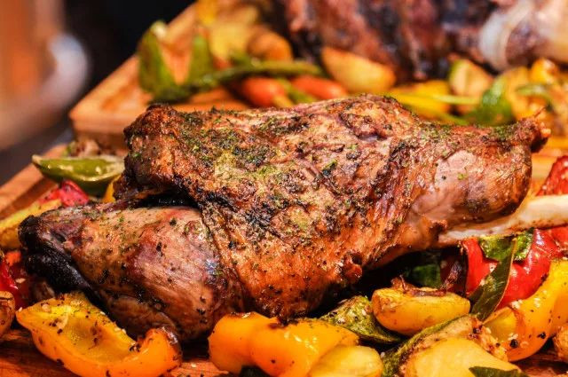 ¥238/位——“爱尔兰生蚝+15种海鲜”畅吃,还送波龙!乐队表演周末哈根达斯!这家希尔顿旗下酒店颠覆吃货想象!