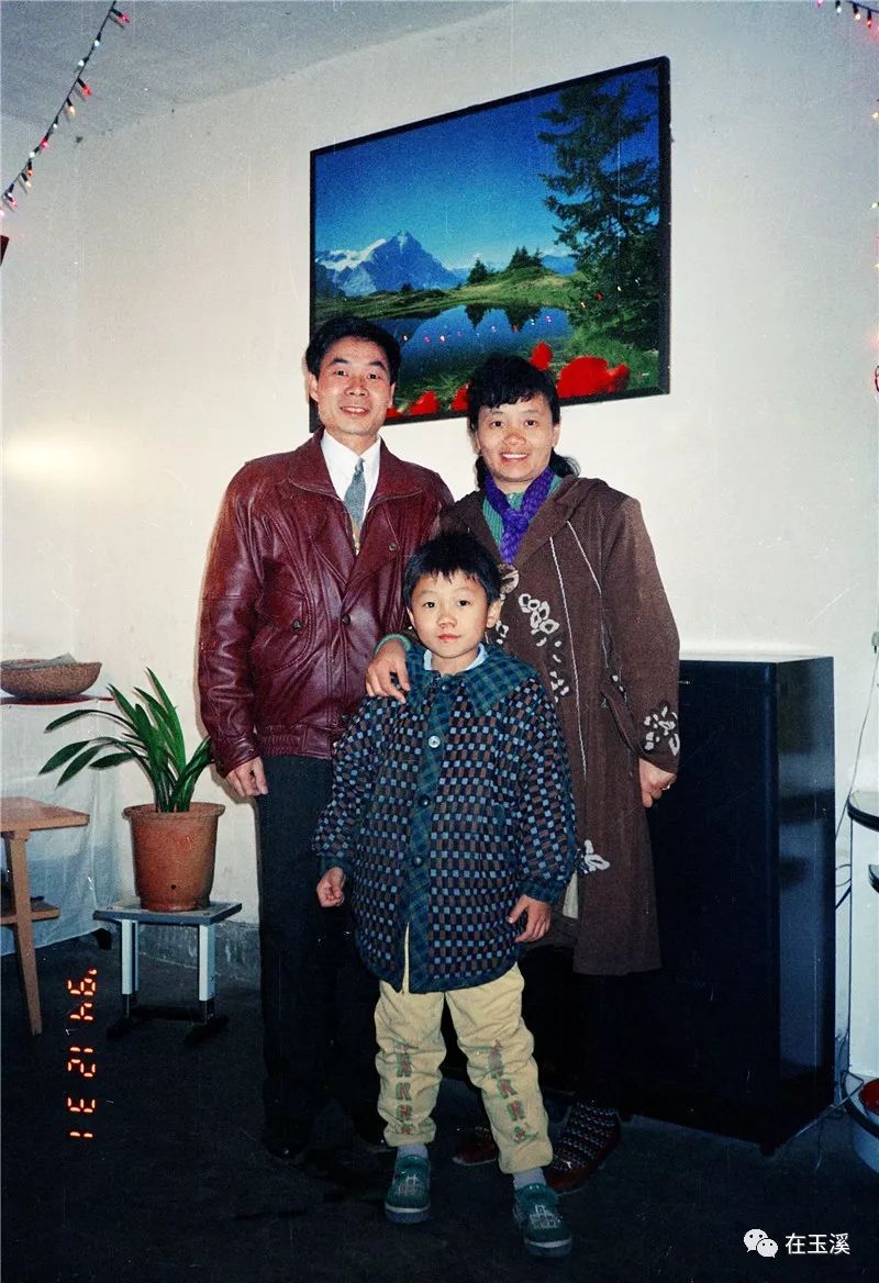 老照片里的故事合集,全家福老照片的故事