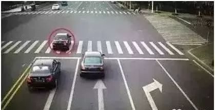 在公交车后误闯红灯可申诉吗,跟公交车太近误闯红灯