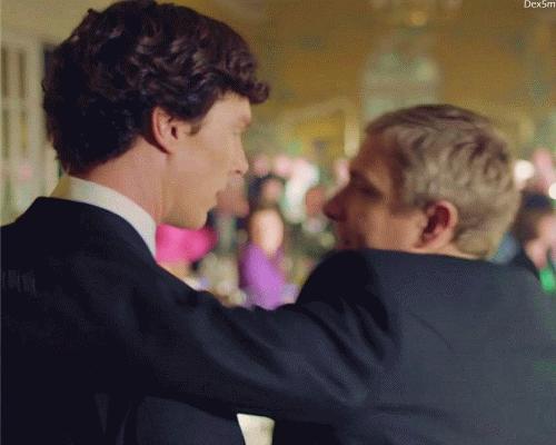 还记得这个夏天的“镇魂女孩”吗？为什么女生爱*美耽**？｜小南都知道