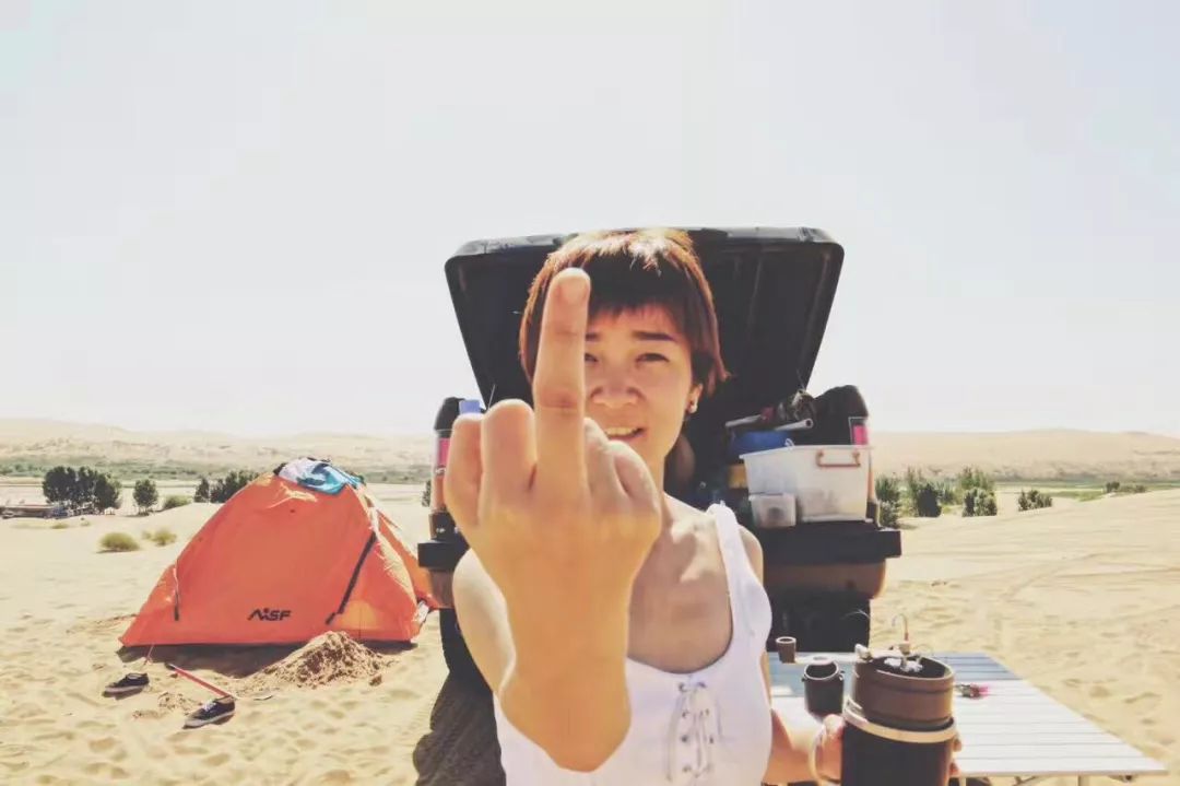 那个开着旅行咖啡车的女孩，暂别荒野重返都市