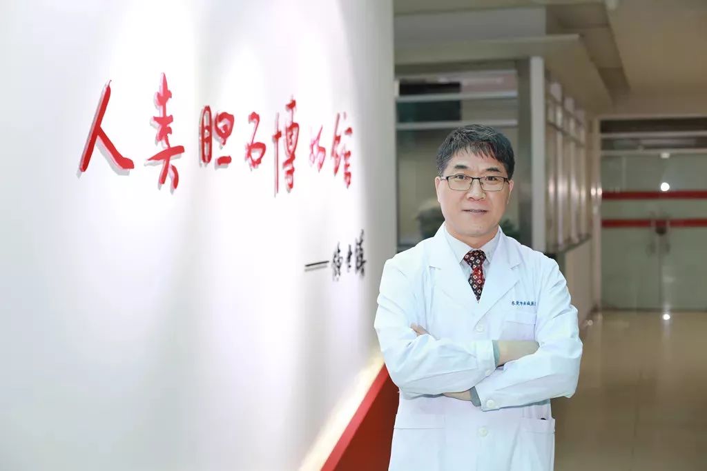 2018“广东好医生”有东莞的这位“结石王”，他建了个博物馆，珍藏了2300+份人体结石！