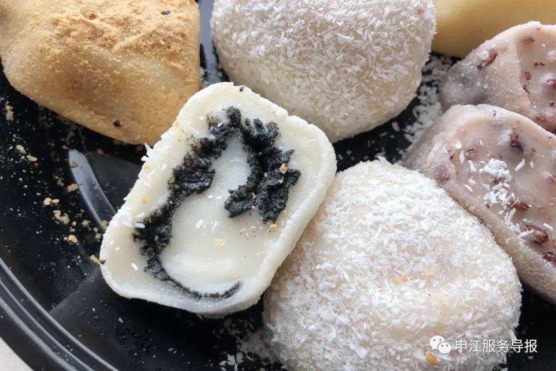 小申亲测｜小申亲测｜雨天也排长队！魔都这家古早味糕点店突然蹿红，口味么……