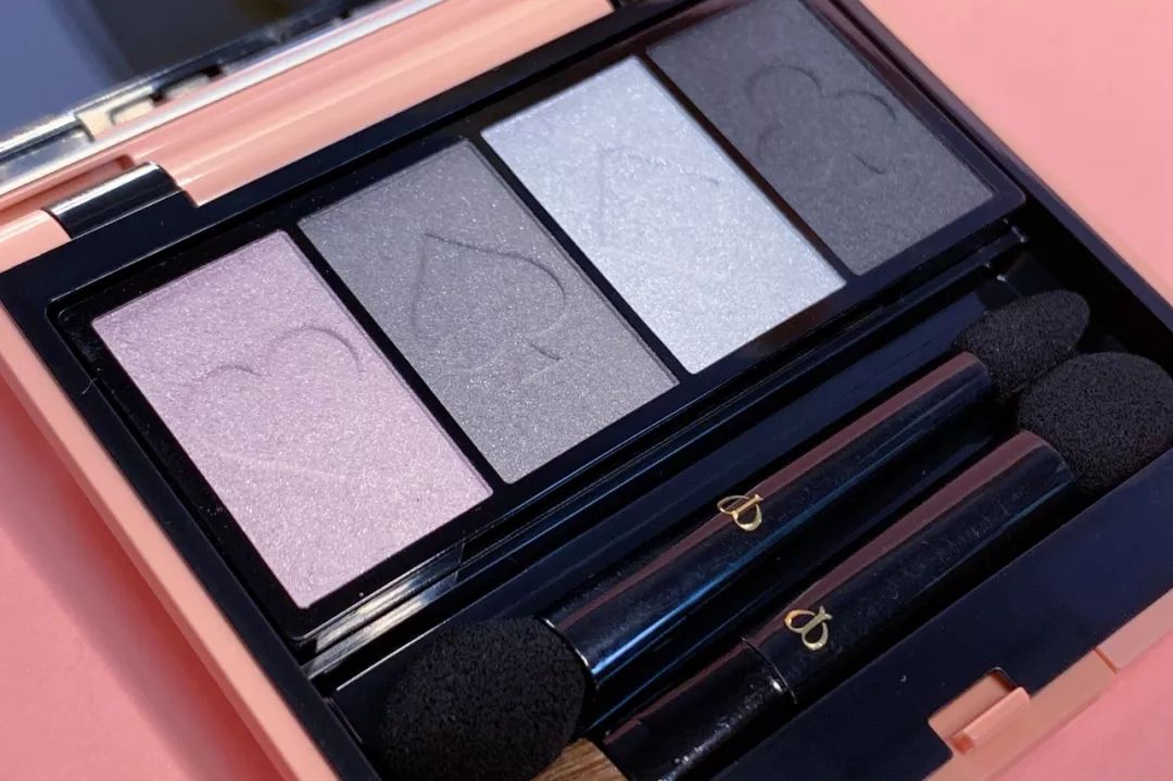 恃美行凶在线抢钱｜CPB圣诞限量系列美得不！合！法！