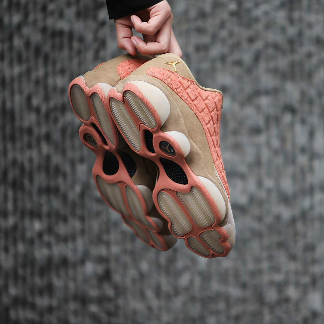 aj13浣庡府榛戠孩鍐犲笇,aj13鍐犲笇clot