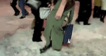 下雪天穿的防滑鞋,下雪天穿什么鞋子防滑