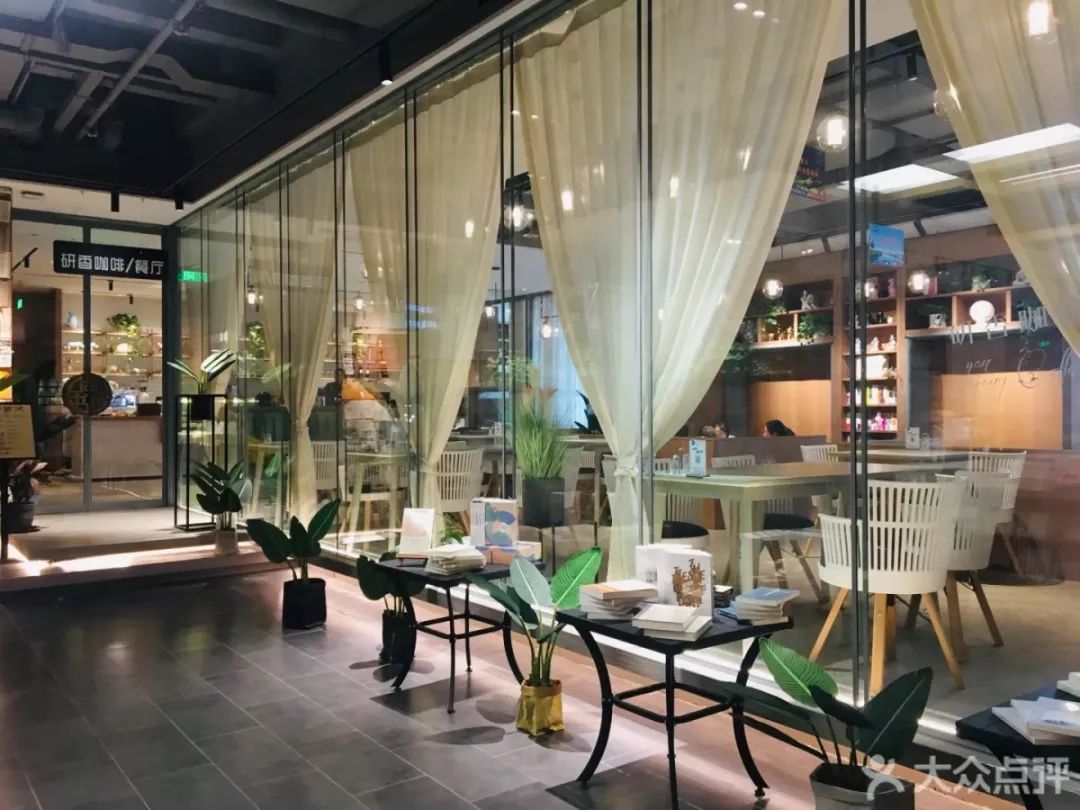 郑州值得一去的8家书店,郑州有逼格的书店