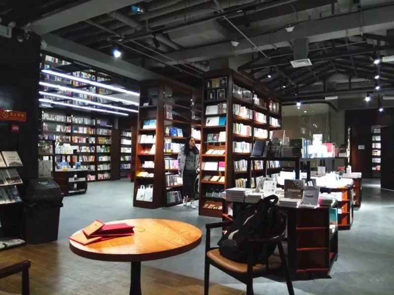 郑州值得一去的8家书店,郑州有逼格的书店