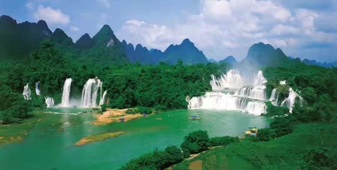 防城港和崇左是一个城市吗,广西崇左和防城港哪个城市好