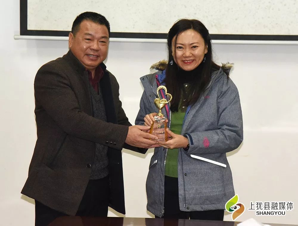 美康雅国际副总裁Kannis一行到我县开展投资考察暨扶贫体验活动