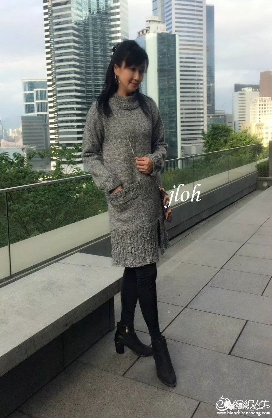 开叉直筒塌肩连衣裙+棒针小炫包，自己编织穿起来最大牌！