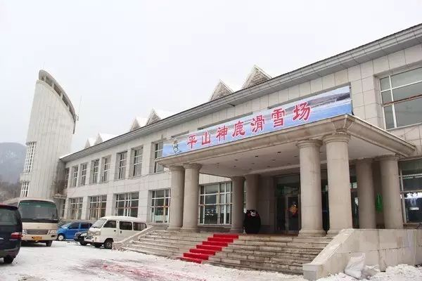 29.9元！雪圈+滑雪全天不限时4S级雪场高品质！