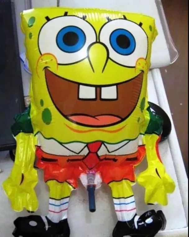 “为了报复女友送我假AJ，我给她准备了一盒大蟑螂”