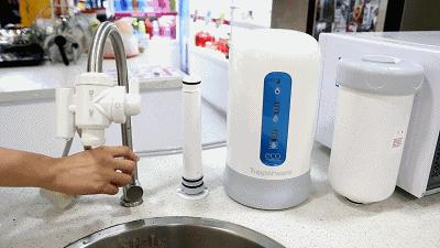 澄海老兄发现妻子没事总爱往这个小区跑，没想到是去干这个……