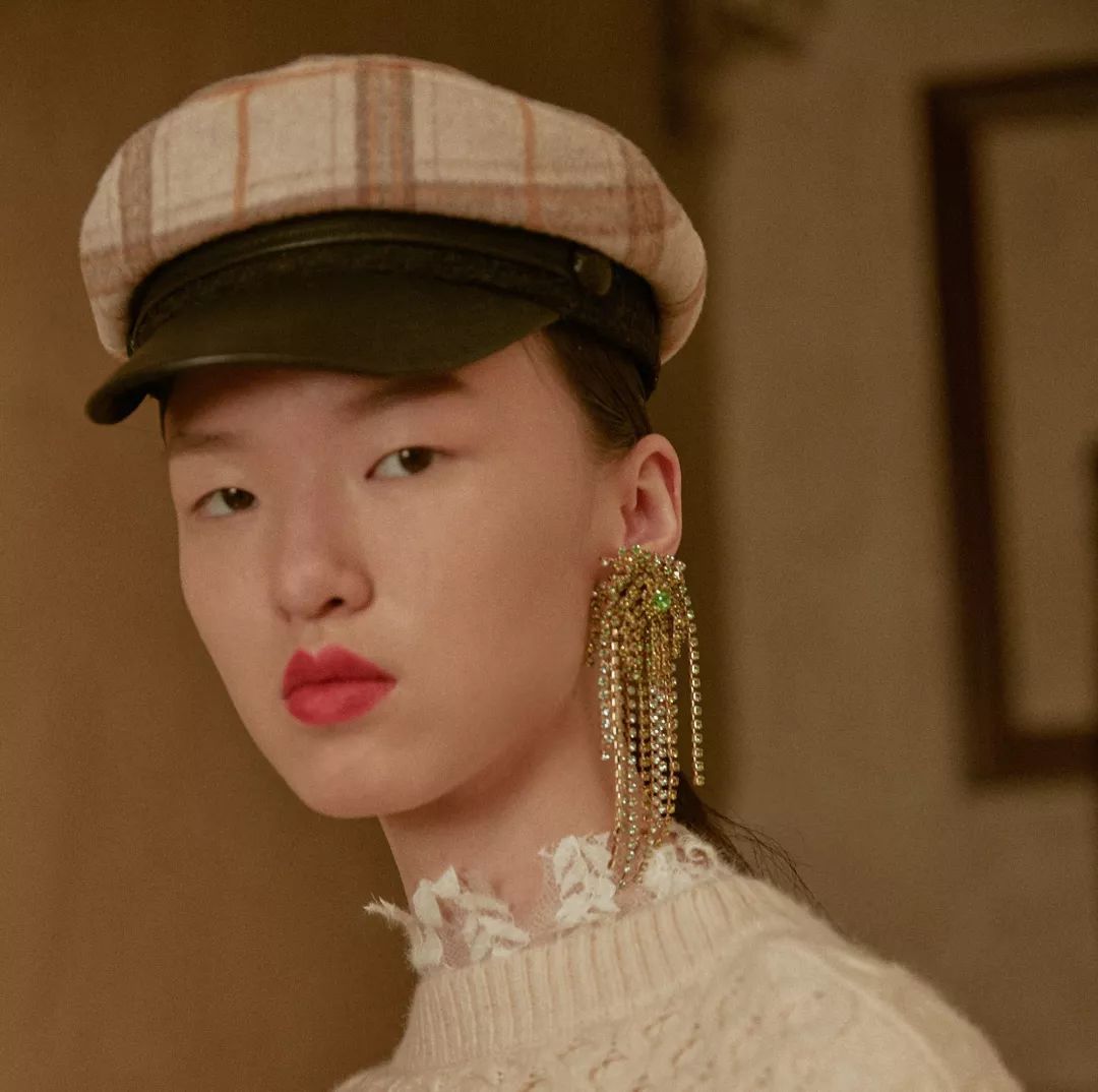 今年流行啥颜色搭配,最近流行的颜色搭配