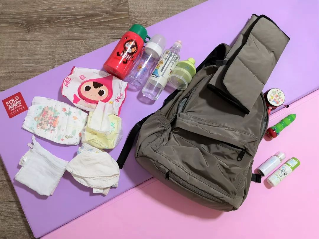 种草母婴好物！来看看别人的妈咪包里都装了些什么……