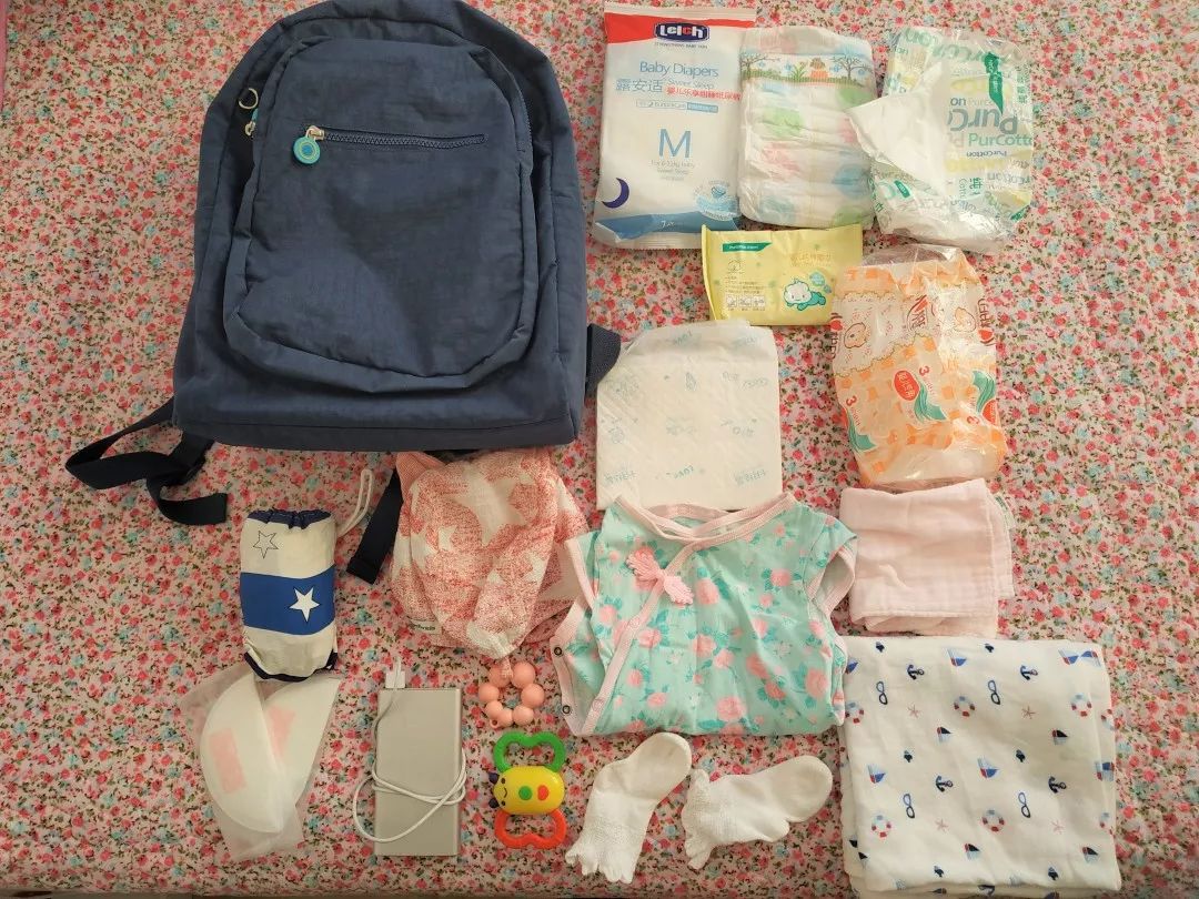 种草母婴好物！来看看别人的妈咪包里都装了些什么……