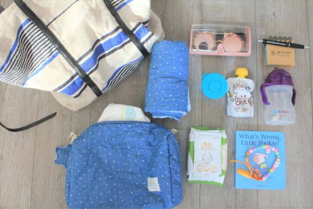 种草母婴好物！来看看别人的妈咪包里都装了些什么……