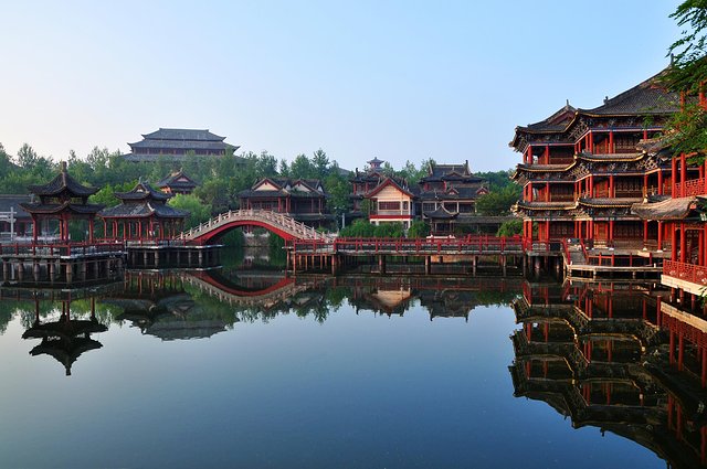 春节横店影视城门票价格表,横店影视城春节免费游玩