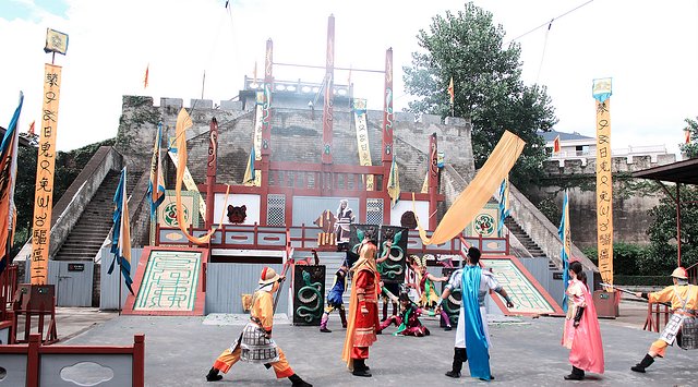 春节横店影视城门票价格表,横店影视城春节免费游玩