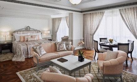 住范思哲酒店,用着CARTIER家居,吃着CHANEL甜品,奢侈品牌:你的玛丽苏生活已被我们承包~