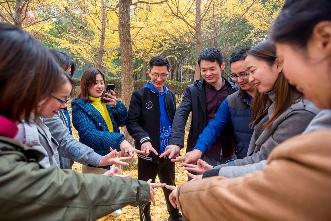 “妈，我在华师看了一场金黄色的雪！”