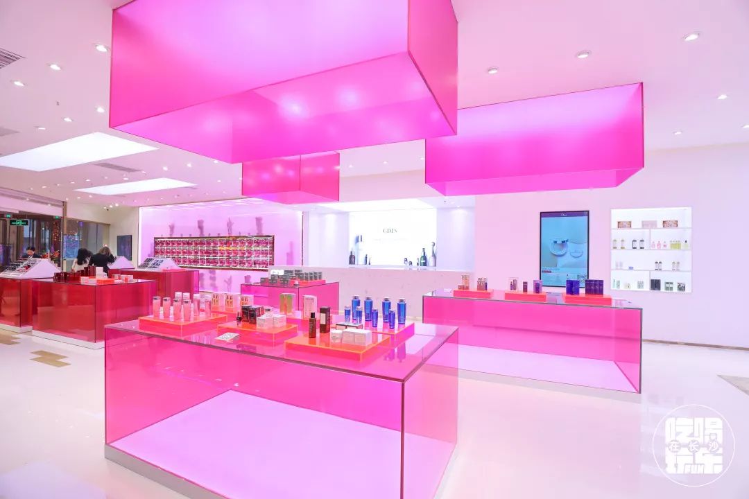 元旦新年就来2751YOLO城市广场，500元友阿购物卡免费送！