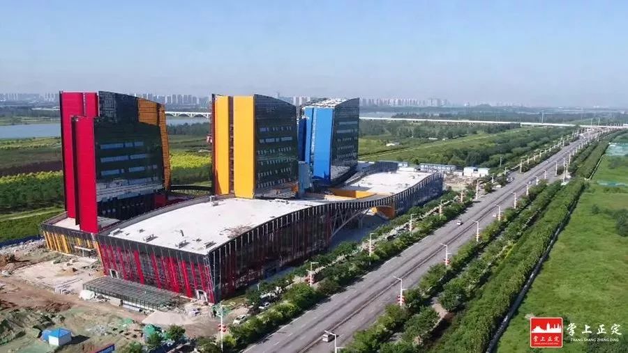 石家庄人，2019年第一个工作日，15个好消息等着你；女子被撞命悬一线！肇事司机竟将她拖进车内，还按住头不让呼救？丨新闻早餐