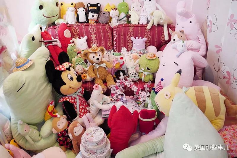 看到陪伴自己长大的玩偶获得重生，大概真的会开心到流泪吧